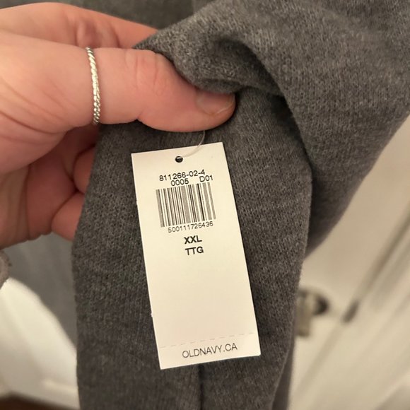Old Navy Long Sleeve Women's Grey Crewneck Sweater - Picture 5 of 9